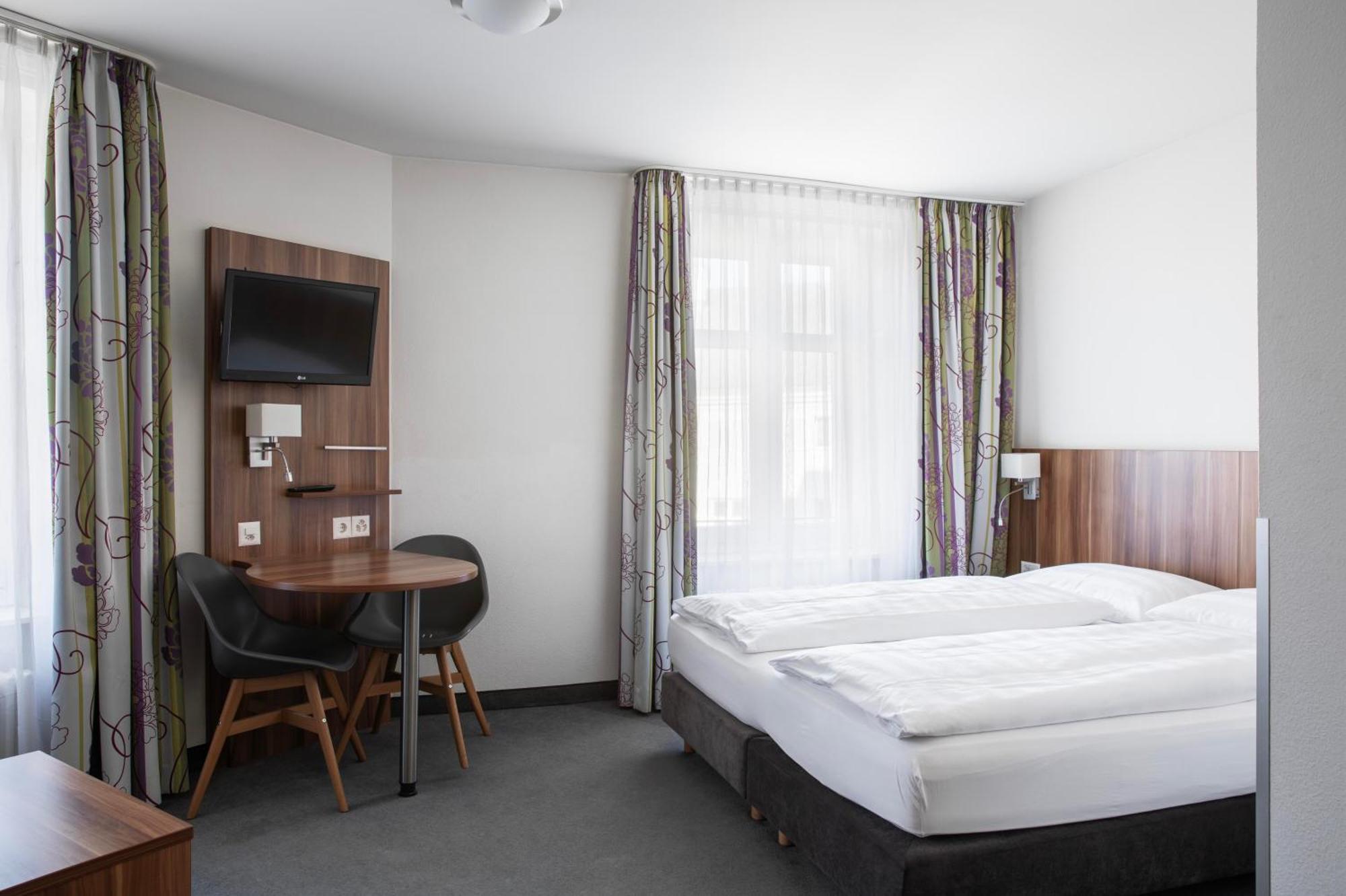 Hotel Resslirytti Базел Екстериор снимка