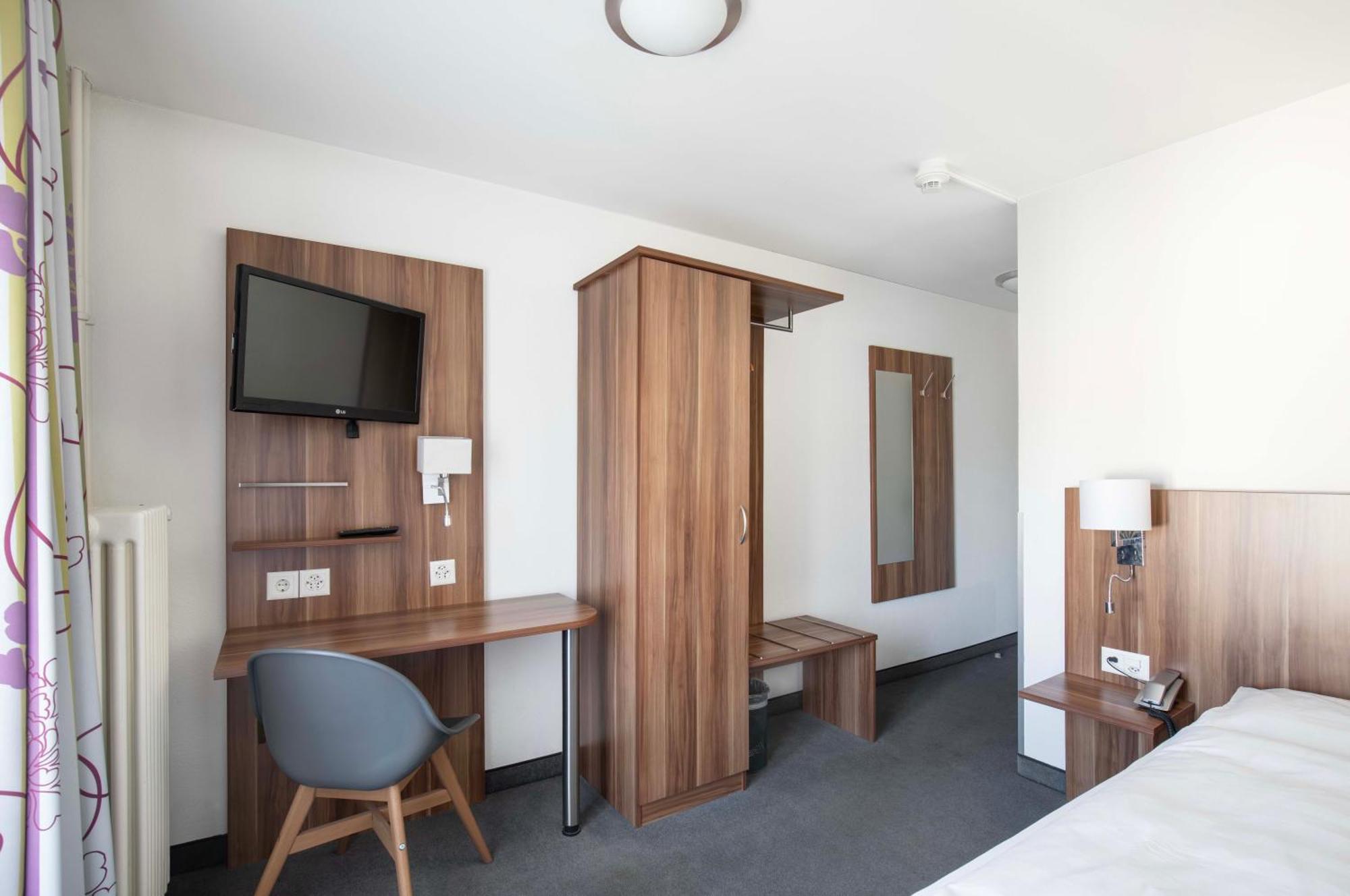 Hotel Resslirytti Базел Екстериор снимка