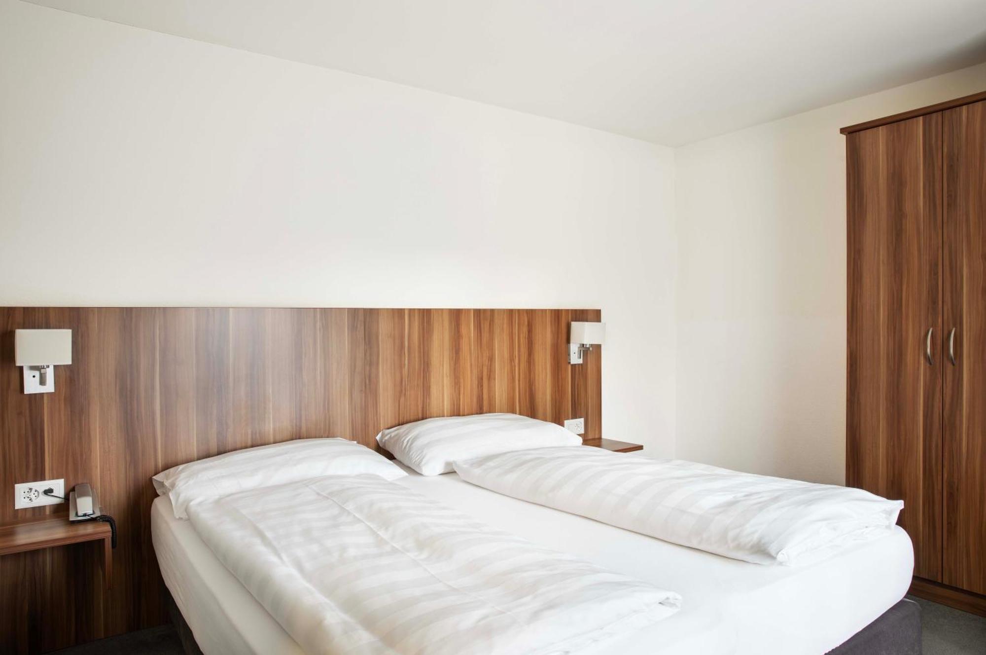 Hotel Resslirytti Базел Екстериор снимка