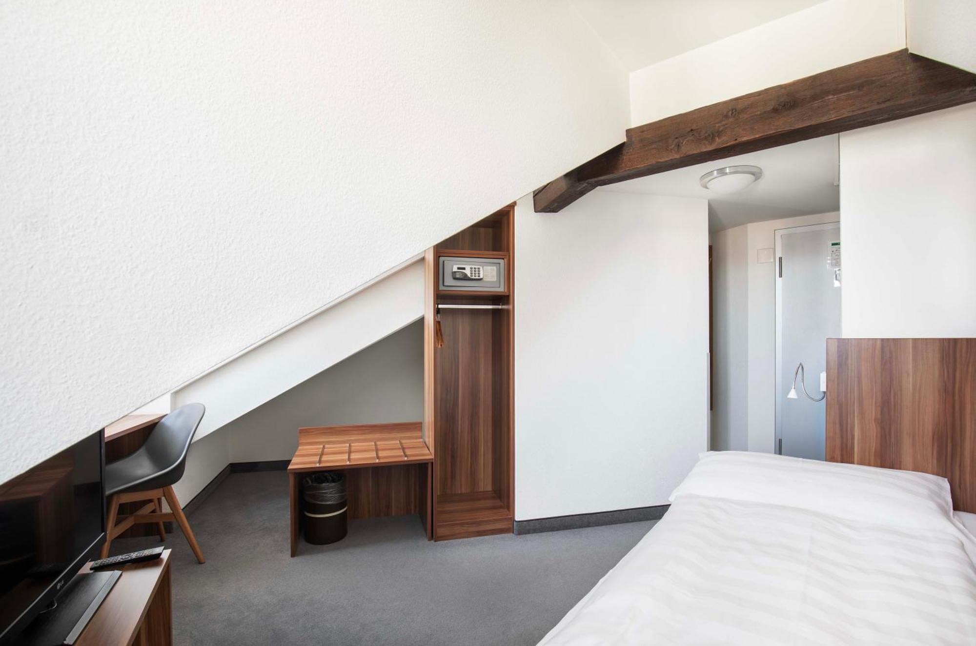 Hotel Resslirytti Базел Екстериор снимка