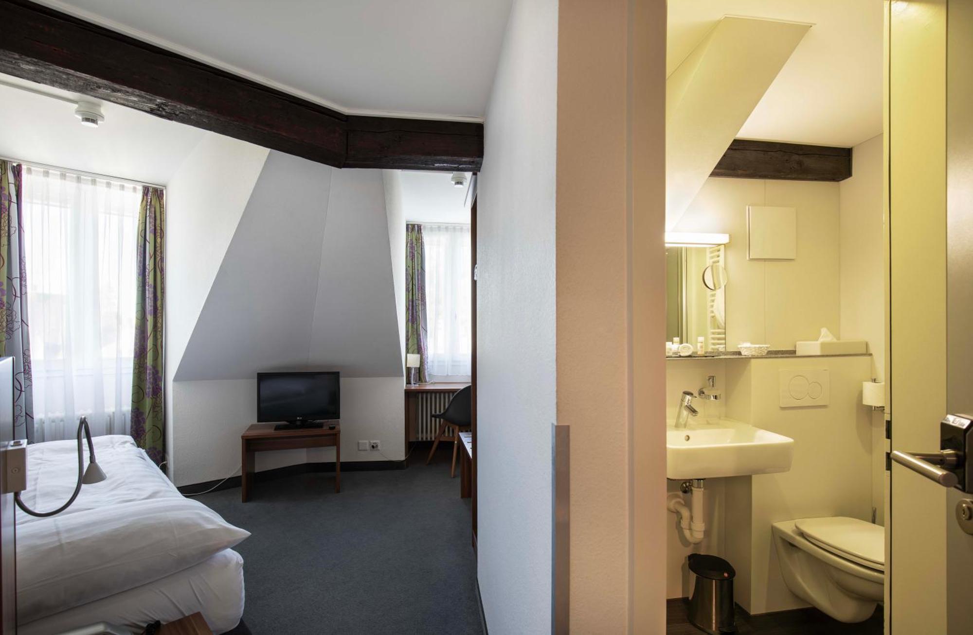 Hotel Resslirytti Базел Екстериор снимка